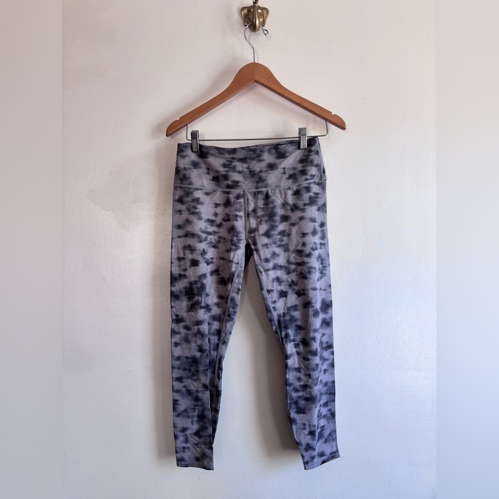 Varley Women's Gray and Black Cropped Leggings size L‎